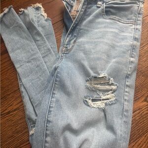 American Eagle Blue Jeggings with Distressed Detailing
